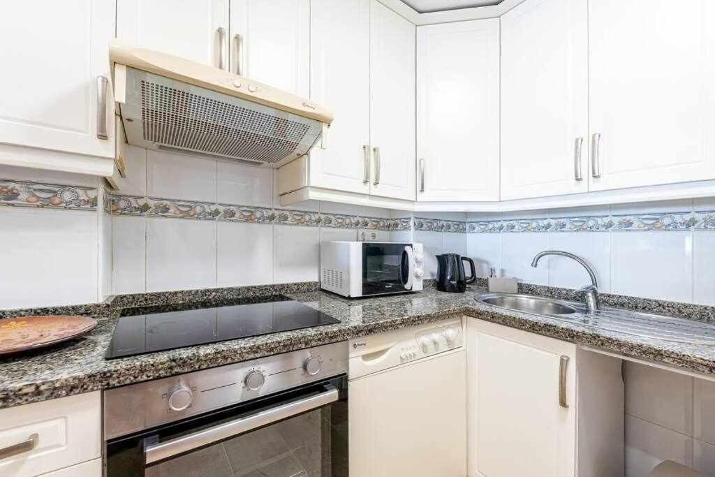 797 Holiday Rentals- Hermoso Apartamento Para 4 En Benalmádena Eksteriør bilde