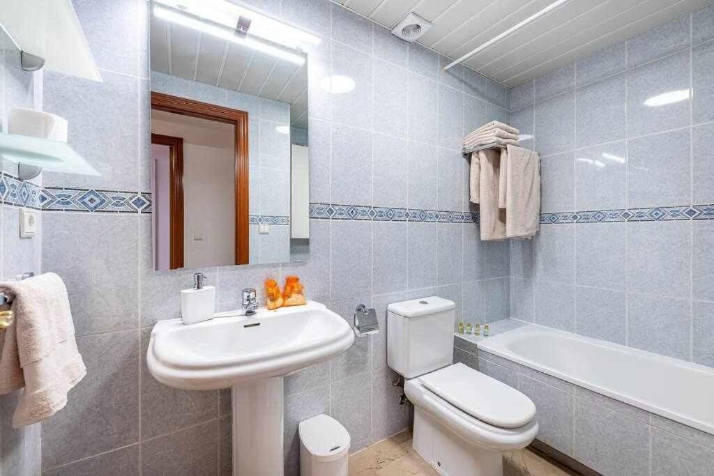 797 Holiday Rentals- Hermoso Apartamento Para 4 En Benalmádena Eksteriør bilde